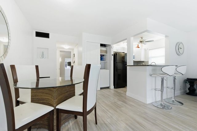 2 of 27 - 70 Bedford #c, West Palm Beach, FL
