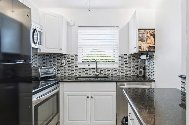 5 of 27 - 70 Bedford #c, West Palm Beach, FL