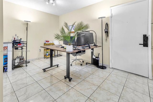 5 of 21 - 4040 N Hills Drive #20, Hollywood, FL