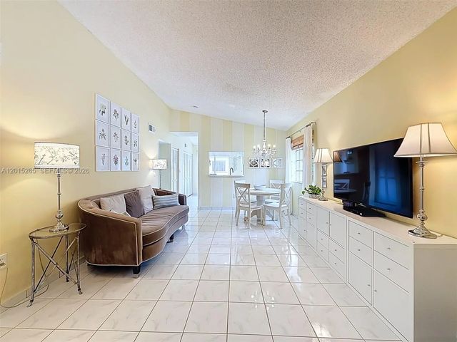 4 of 23 - 6466 Sw 130th Place #902, Miami, FL