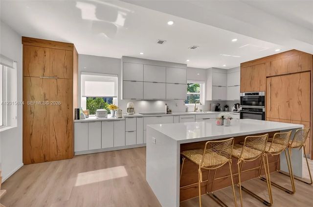 725 Ne 81st Street, Miami