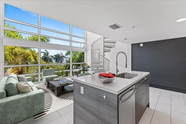 4 of 32 - 421 Meridian Avenue #19, Miami Beach, FL
