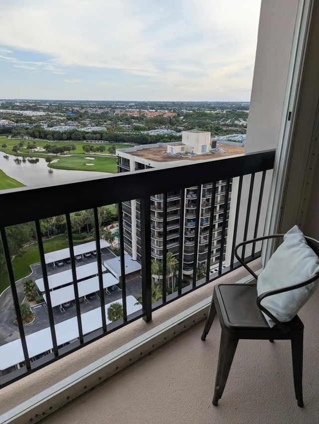 5 of 23 - 2425 Presidential Way #1905, West Palm Beach, FL