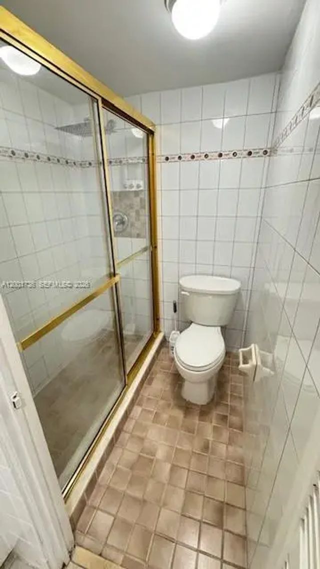 2 of 19 - 2025 Ne 164th Street #616, North Miami Beach, FL