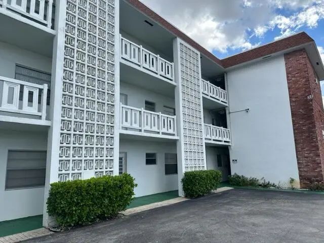 2 of 25 - 1380 Nw 43 Terrace #306, Lauderhill, FL