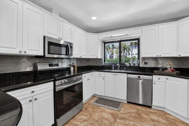 2 of 32 - 4310 S Ocean Boulevard #b, Highland Beach, FL