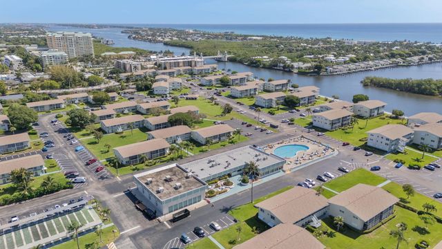 2 of 41 - 740 W Horizons W W #203, Boynton Beach, FL