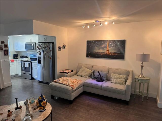 5300 Washington Street #j214, Hollywood