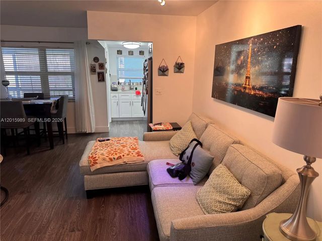 3 of 22 - 5300 Washington Street #j214, Hollywood, FL