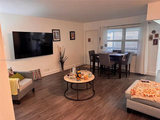 4 of 22 - 5300 Washington Street #j214, Hollywood, FL