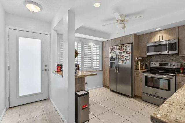 2 of 59 - 3002 Portofino Isle #e3, Coconut Creek, FL