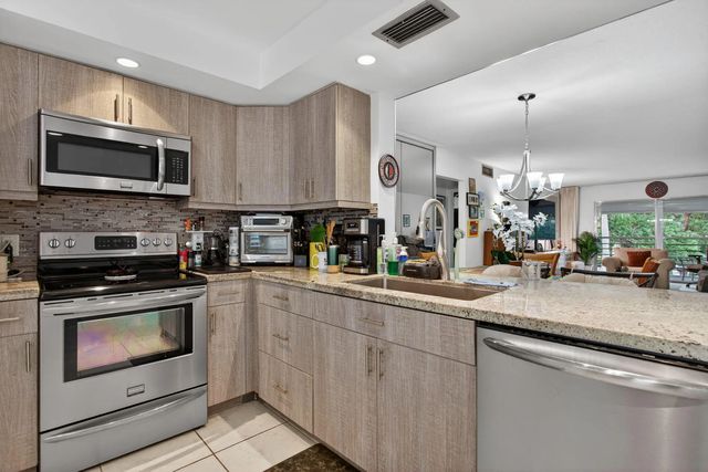 4 of 59 - 3002 Portofino Isle #e3, Coconut Creek, FL
