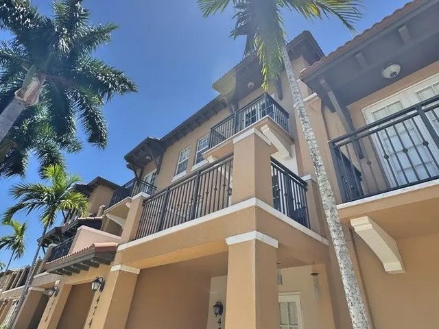 474 Sw 147th Avenue, Pembroke Pines