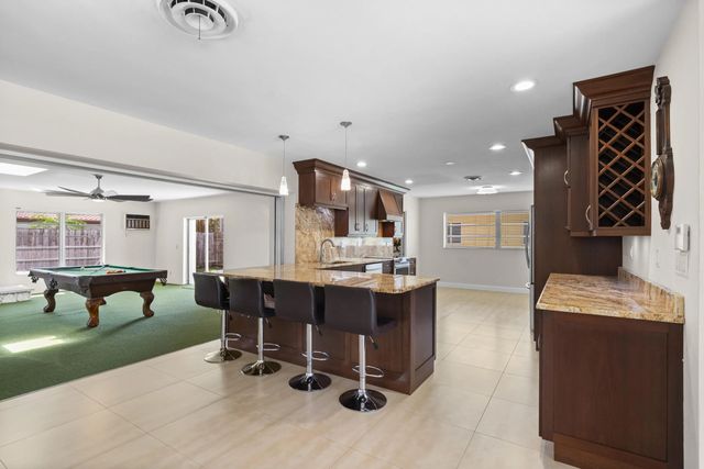 4 of 22 - 1500 Se 24th Avenue, Pompano Beach, FL