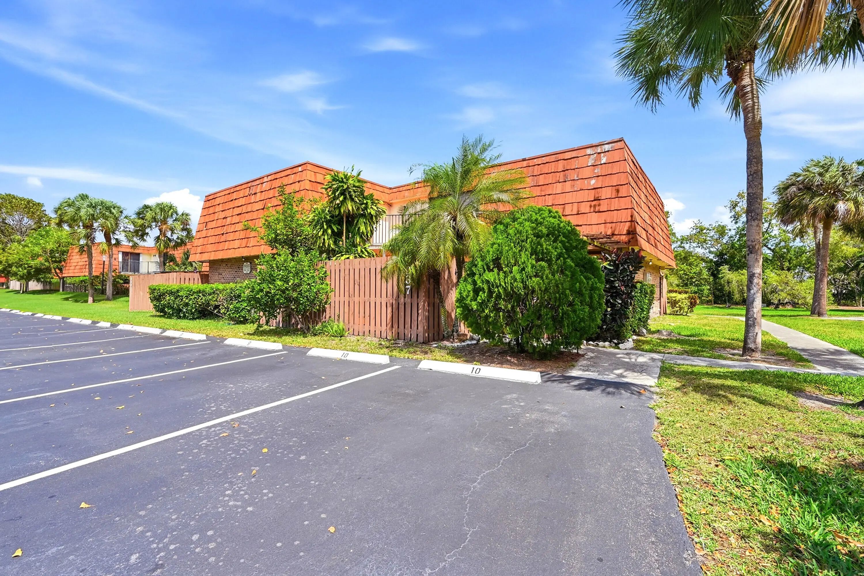 8337 N Coral Circle, North Lauderdale