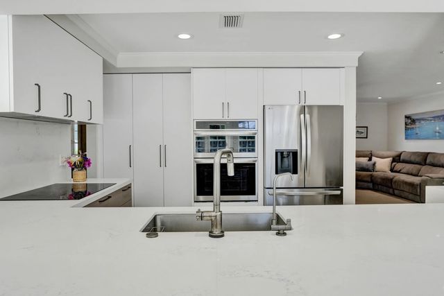 5 of 42 - 3930 Ne 21st Avenue, Fort Lauderdale, FL