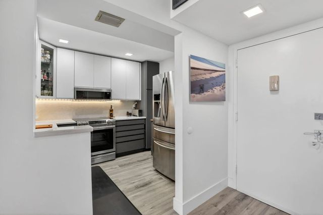 2 of 91 - 1160 N Federal Highway #1121, Fort Lauderdale, FL