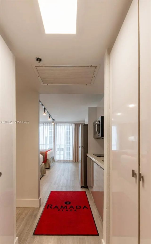 2 of 10 - 19201 Collins Avenue #425, Sunny Isles Beach, FL
