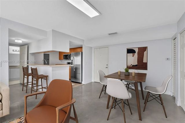 4 of 49 - 816 Nw 11th Street #1208, Miami, FL