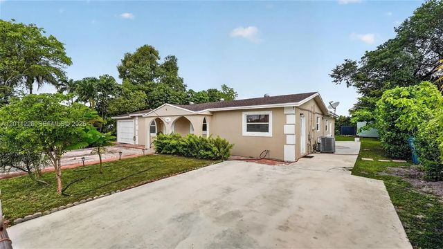2 of 24 - 4271 Nw 192nd Street, Miami Gardens, FL