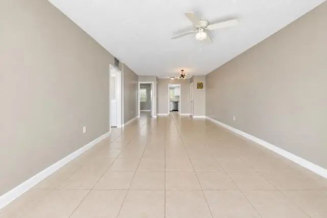 4 of 14 - 1410 S Federal Highway #303, Lake Worth Beach, FL