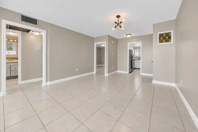 5 of 14 - 1410 S Federal Highway #303, Lake Worth Beach, FL