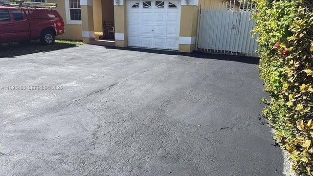 4 of 41 - 19712 Nw 82nd Place, Hialeah, FL