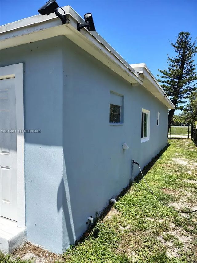 5 of 21 - 311 Nw 28th Way, Fort Lauderdale, FL