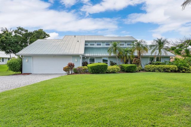 2415 Nw Cove View, Stuart