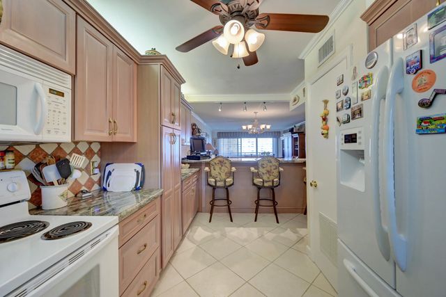 4 of 54 - 401 Briny Avenue #708, Pompano Beach, FL