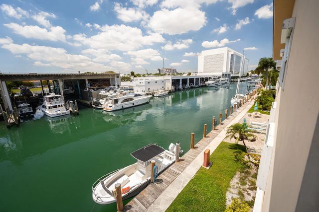 3 of 27 - 1510 Se 15th Street #302, Fort Lauderdale, FL