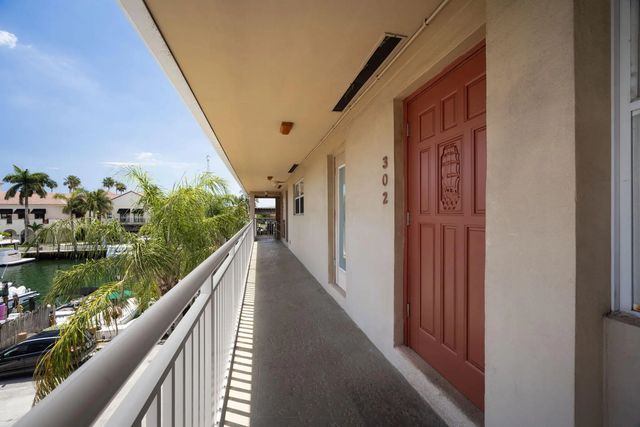 4 of 27 - 1510 Se 15th Street #302, Fort Lauderdale, FL