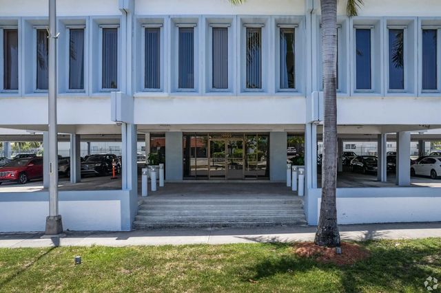 16666 Ne 19th Avenue #101-102, North Miami Beach