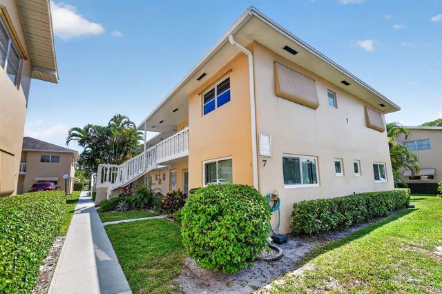 4 of 40 - 2111 Ne 1st Court #204, Boynton Beach, FL