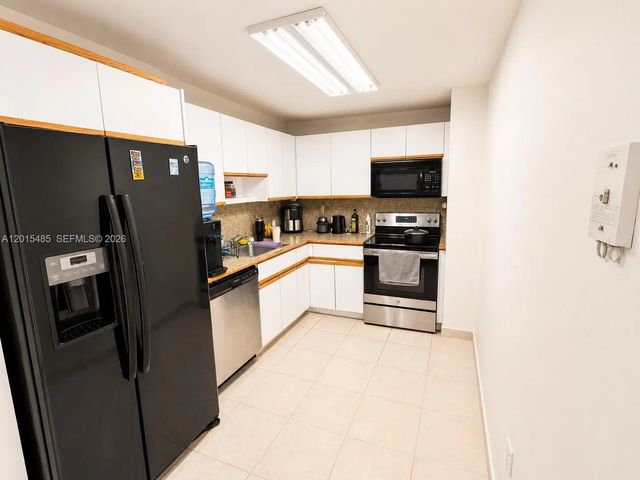 3 of 14 - 3375 N Country Club Drive #407, Aventura, FL