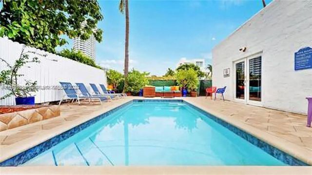 4 of 17 - 1400 West Avenue, Miami Beach, FL