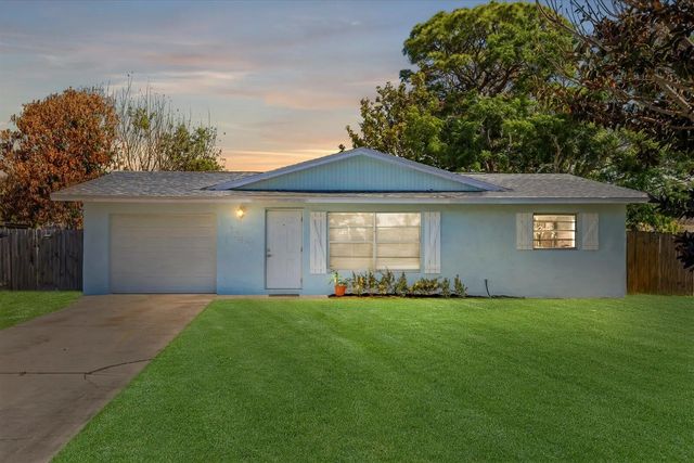 1549 Se Minorca Avenue, Port St. Lucie