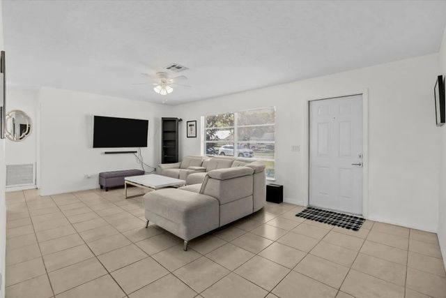 4 of 35 - 1549 Se Minorca Avenue, Port St. Lucie, FL