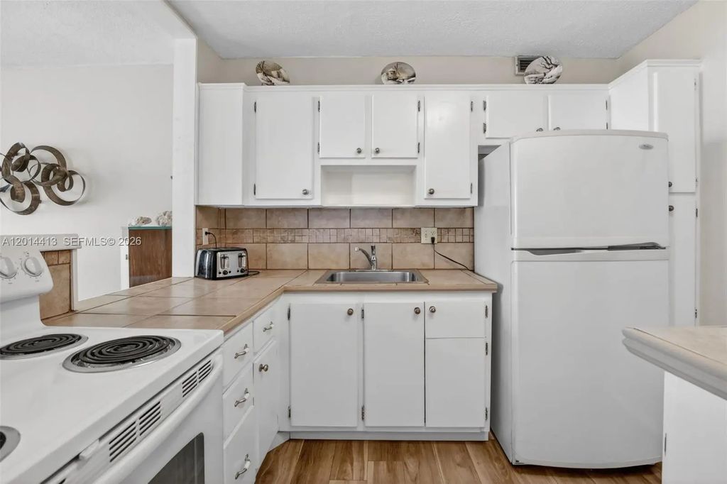 1817 S Ocean Drive #225, Hallandale Beach