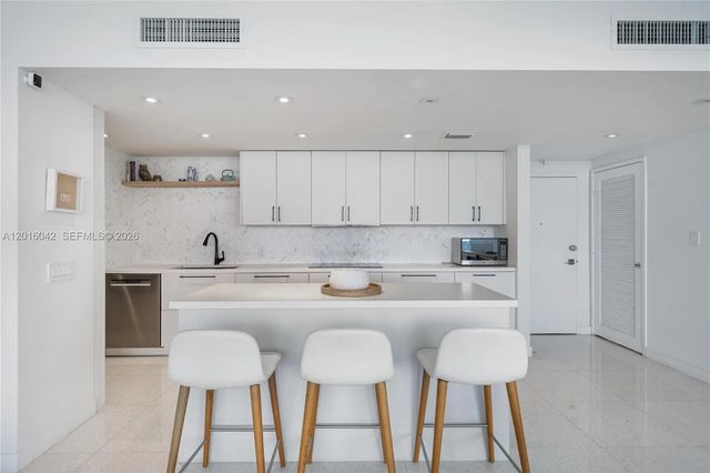 5 of 18 - 20 Island Avenue #1401, Miami Beach, FL