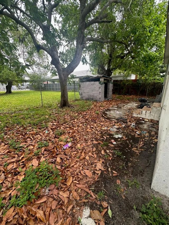 2 of 8 - 1891 Nw 62nd Terrace, Miami, FL