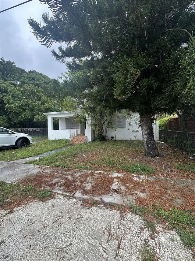 4 of 8 - 1891 Nw 62nd Terrace, Miami, FL