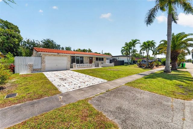 3 of 27 - 2620 Nw 89th Avenue, Sunrise, FL