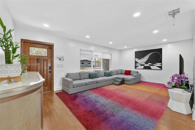 5 of 27 - 2620 Nw 89th Avenue, Sunrise, FL