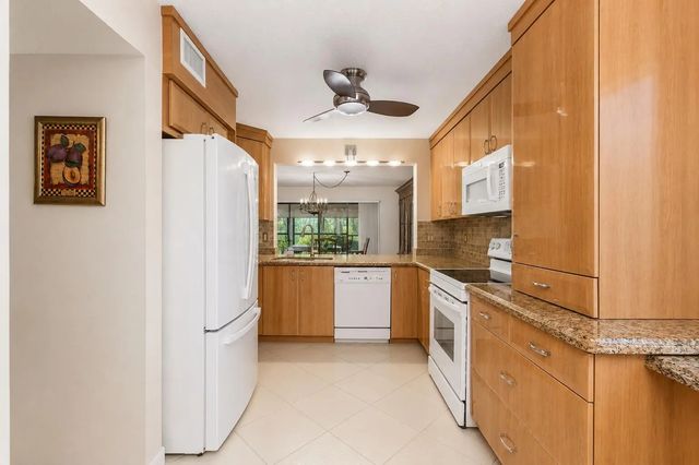 3 of 24 - 5561 Fairway Park Drive #104, Boynton Beach, FL