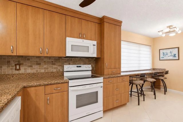 4 of 24 - 5561 Fairway Park Drive #104, Boynton Beach, FL