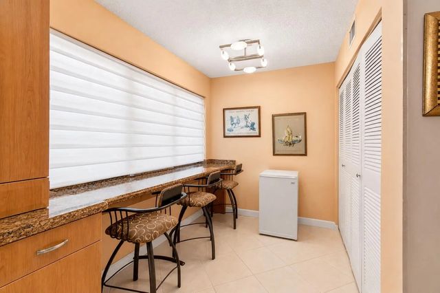 5 of 24 - 5561 Fairway Park Drive #104, Boynton Beach, FL