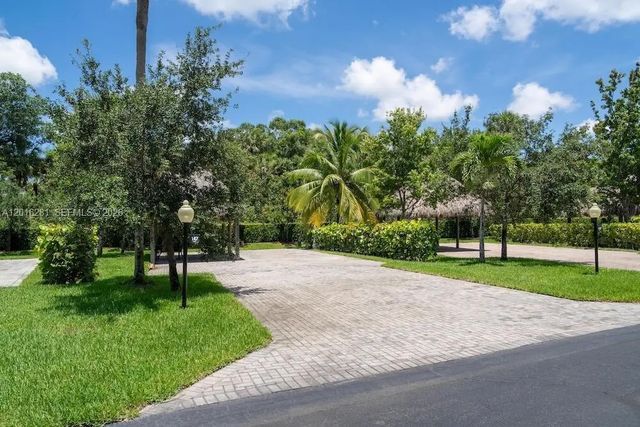 3 of 13 - 147 S Cortez Drive, Margate, FL
