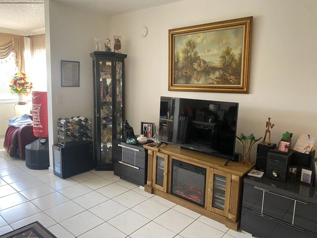 3 of 13 - 9821 Sunrise Lakes Boulevard #210, Sunrise, FL