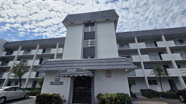 6020 Nw 44th Street #108, Lauderhill
